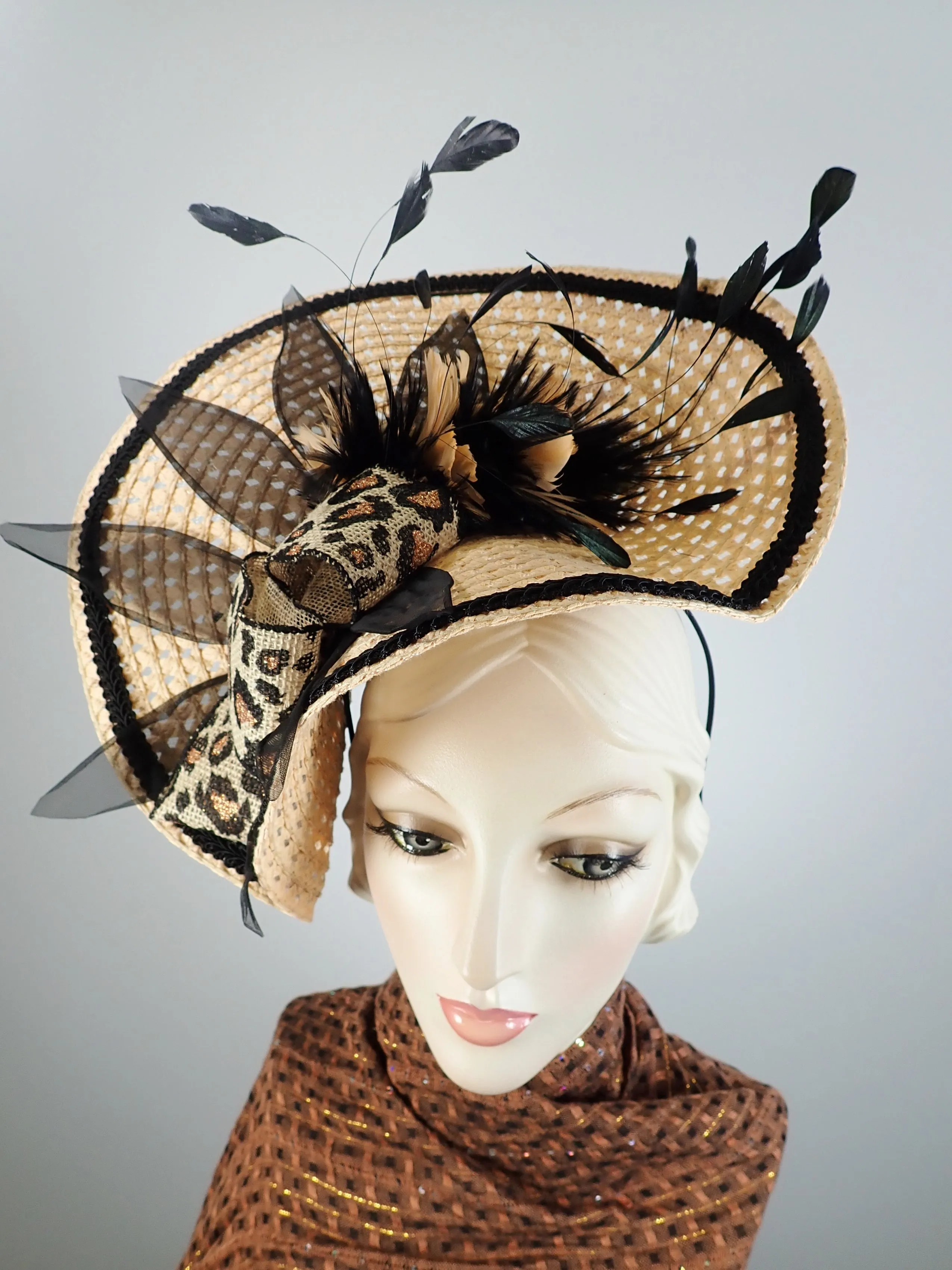 Kentucky Derby Fascinator Straw Hat in Black and Peach. Statement platter fascinator. Derby Hat Women. Animal print Women's Summer Hat.